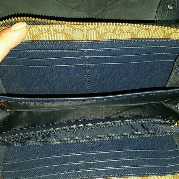 Coach Mickie satchel and wallet in suede - Picture 6 of 8